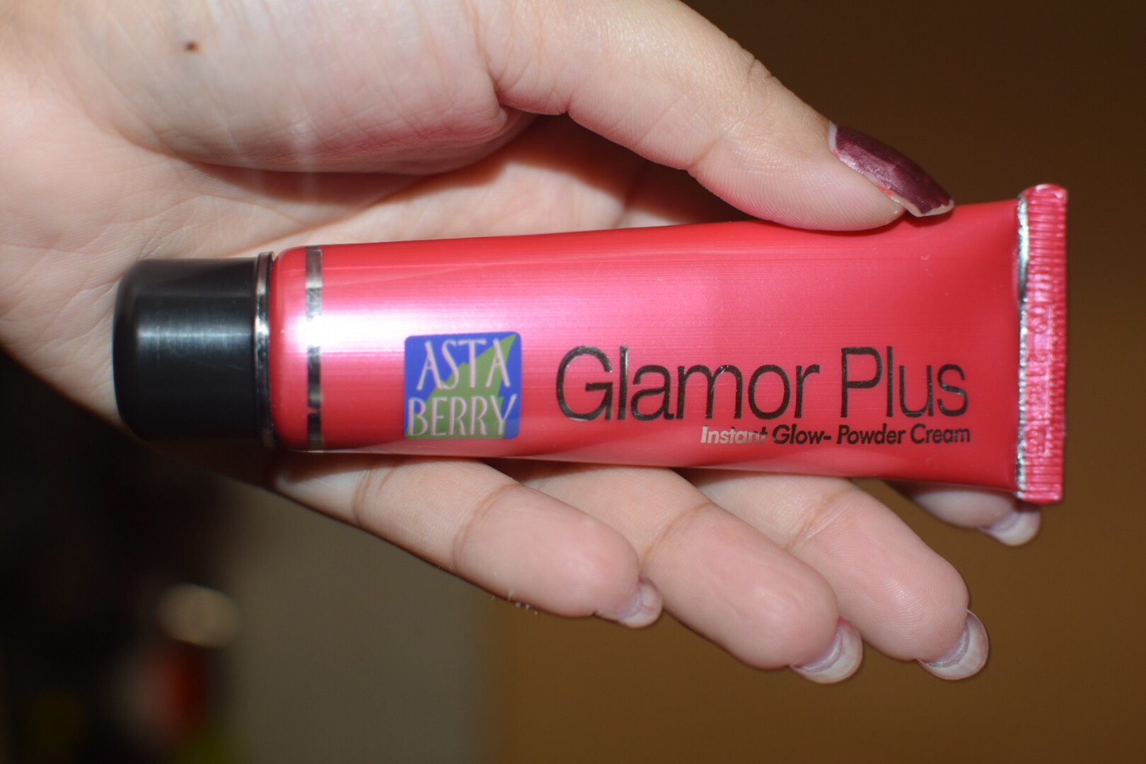 Astaberry Glamor Plus Instant Glow Powder Cream Review