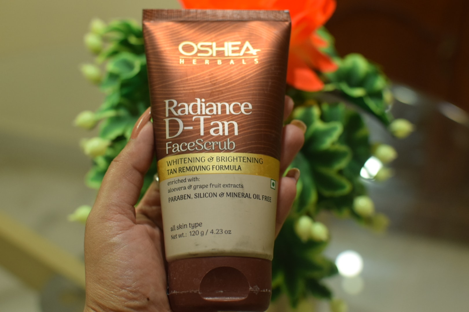 Oshea Herbals Radiance D-TAN Face Scrub Review